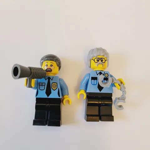 LEGO Movie  Ma & Pa Cop Minifigure Set 70809 Set Of 2