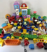 Lot Of Lego Duplo Bricks People Trains & Animals 150 Pieces