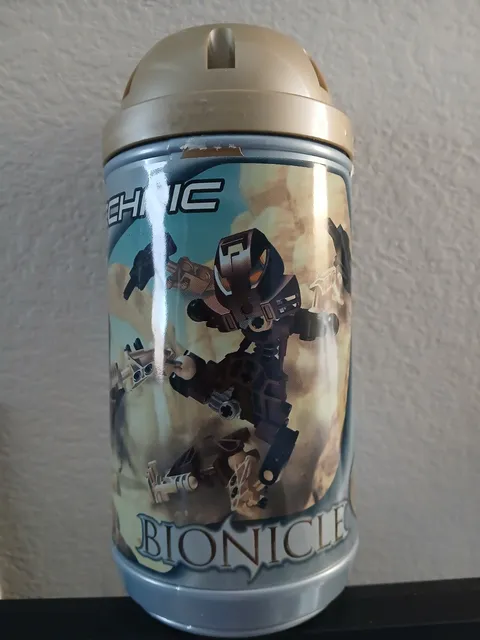 LEGO BIONICLE: Pohatu (8531) - Missing a head block