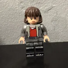 LEGO Qi’Ra Star Wars torso back misprint with Yoda’s back print.
