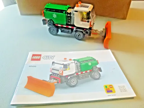 Lego #60490 - City - Snowplow Truck & Minifig w/ Manual - 100% complete
