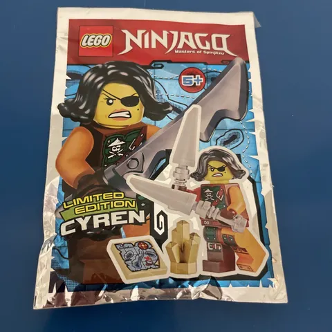 LEGO NINJAGO Season 6 Skybound Cyren Minifigure
