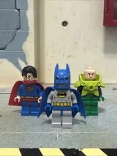 LEGO Genuine DC Comics Classic Blue Batman Minifigure SH111 w Bonus Supes & Lex
