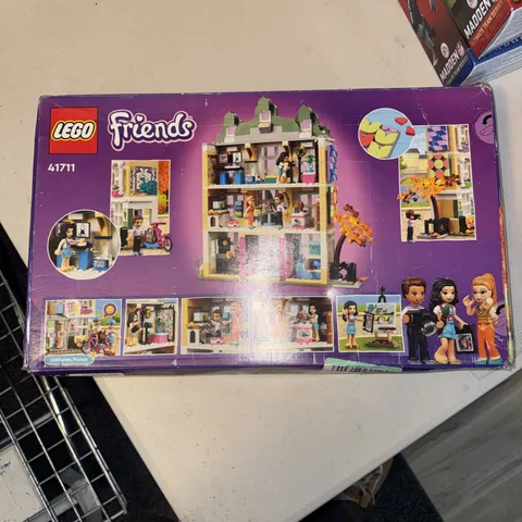LEGO Friends Emma's Art School 41711 844 pcs Retired New Damaged Box