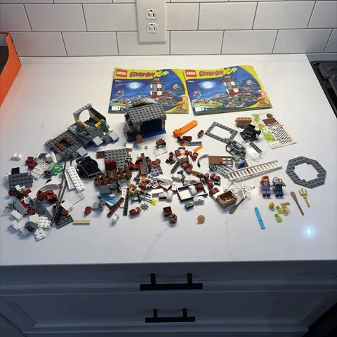 LEGO Scooby Doo 75903 - Haunted Lighthouse INCOMPLETE SET with some MINIFIGURES
