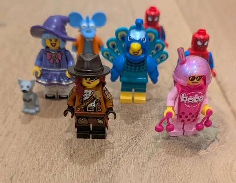 ☀️LEGO Lot of 7 Random Minifigures !