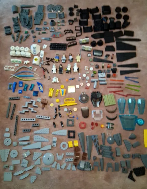 Lego Star Wars And Space Lot Of Bricks And Minifigure Parts