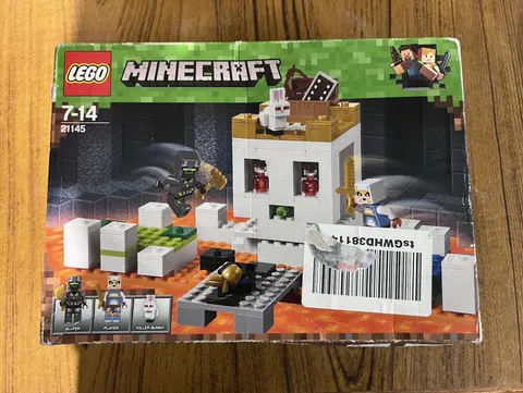 LEGO Retired Minecraft The Skull Arena 21145 Complete Set Boxed 198pc Age 7-14