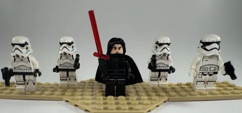 LEGO Star Wars Kylo Ren & 4 First Order Stormtroopers Minifigure Lot w/ Blasters
