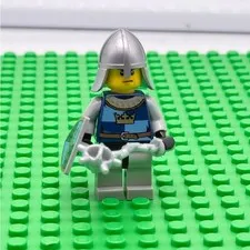 LEGO Castle Crown Knight Minifigure w/ Silver Helmet, Sword & Blue Shield cas362