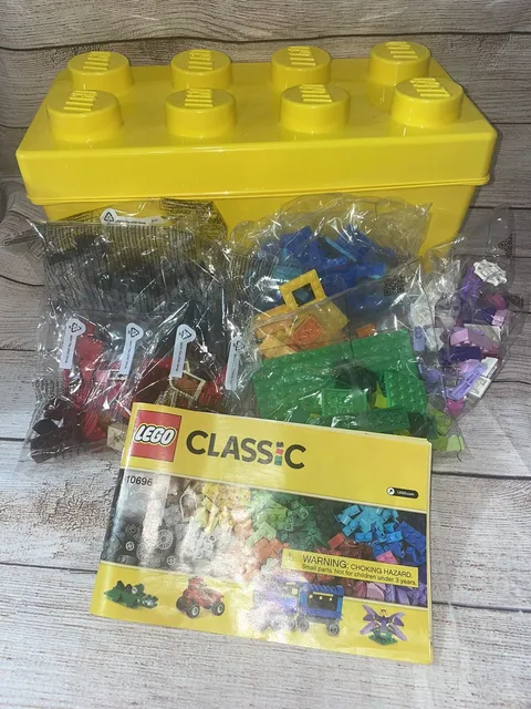 LEGO 10696 Classic Medium Creative Yellow Brick Storage Box New Open Box