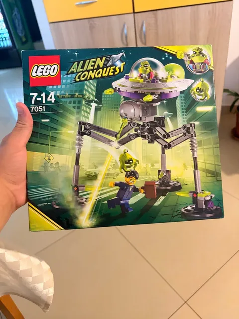 lego alien conquest 7051