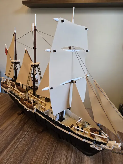 LEGO Icons 10335 The Endurance (3,011 pieces) 18+