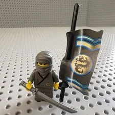 Gray Ninja Minifigure - LEGO Castle Dragons Flag cas049