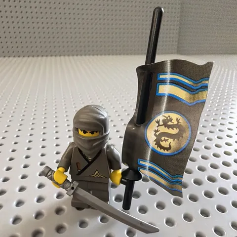 Gray Ninja Minifigure - LEGO Castle Dragons Flag cas049