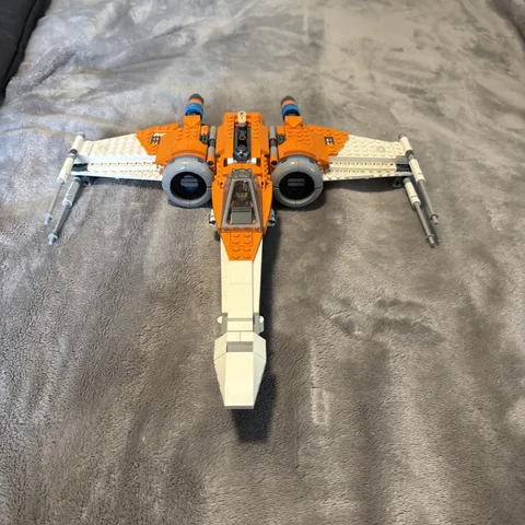 LEGO Star Wars: Poe Dameron's X-Wing Fighter (75273) Missing R2-D2 95% Complete
