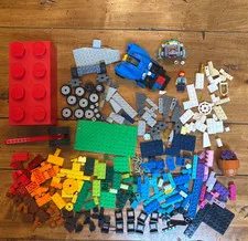 1 lb Bulk LEGO Lot & LEGO Piggy Bank ~ Flowers, Police Man, Rainbow