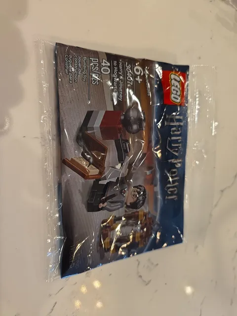 Lego Harry Potter “Harry’s Journey To Hogwarts” Polybag Set