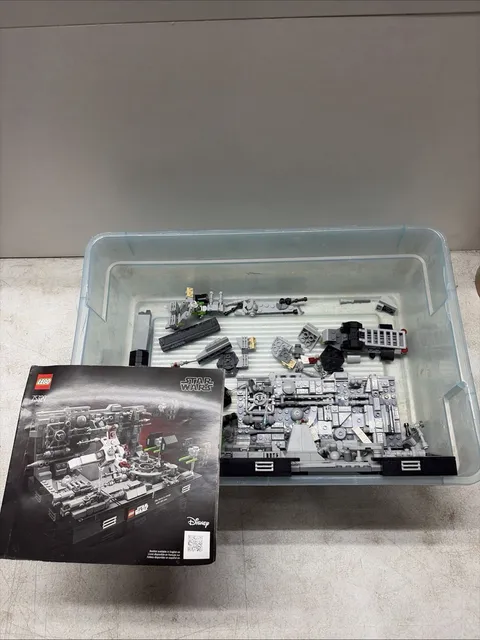 LEGO Star Wars: Death Star Trench Run Diorama (75329) | 100% Complete | Used