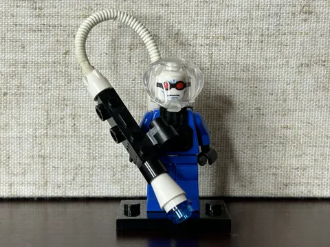 LEGO Minifigure Mr. Freeze Set 7783 Batman Batcave - bat011