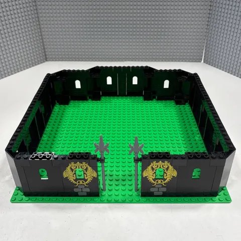 Lego Castle Black : Includes Walls (4444 + 59349 + 2345)  + Weapons + MORE !!