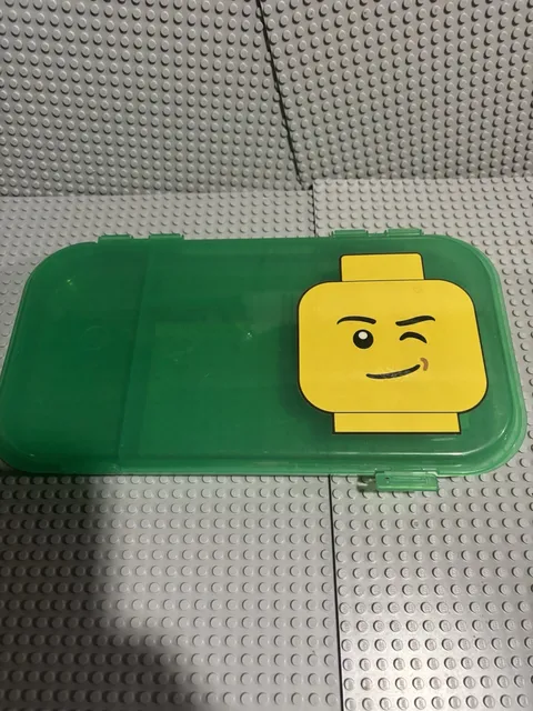 Lego City Minifigure Storage Case Green With Winking Minifig Head