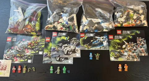 LEGO Galaxy Squad Lot 70701 70704 70707 70708 w/ Minifigures & Manuals