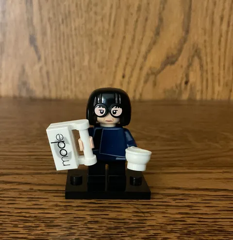 Complete Disney Lego Minifigure Edna Mode Incredibles Series 2 Stand Accessory