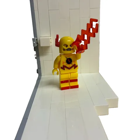 LEGO DC The Flash Minifigure Yellow Suit with Red Lightning Bolt Accessory