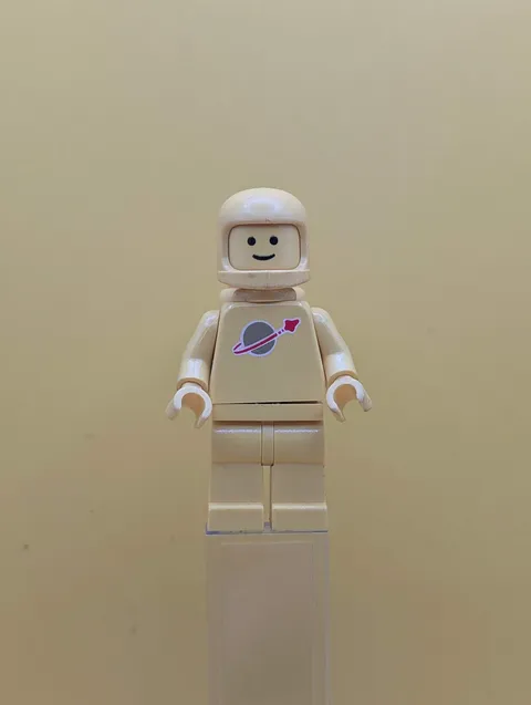 Classic Space sp007 Yellow with Air Tanks Space Lego Minifigure