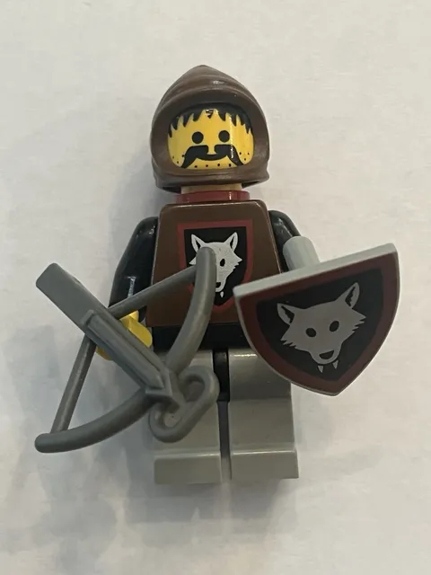 LEGO Castle Wolfpack Minifigure Brown Hood With  Cape, Shield, And Arrow cas25