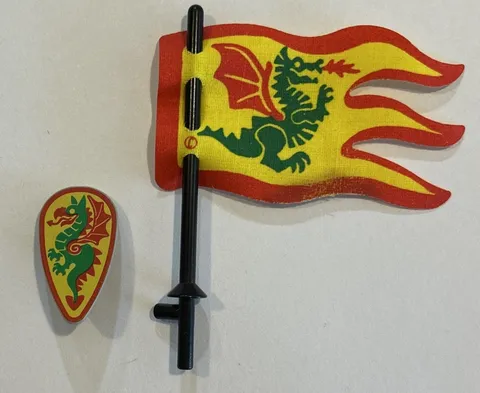Lego Dragon Knights Castle Minifigure Oval Shield & Cloth Dragon Master Flag