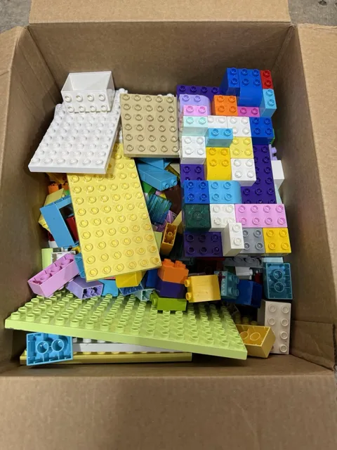 Lego Duplo Lot Bulk Assorted Pieces Multiple Colors 18+ Pounds Lbs