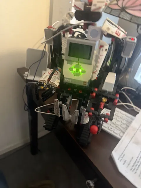 Lego Mindstorms EV3 (31313) Clean-Fully Functioning missing a plate