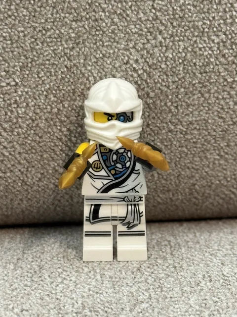 MINT Lego Ninjgo Zane Tournament Of Elements Robe Battle Damaged njo0228 RARE