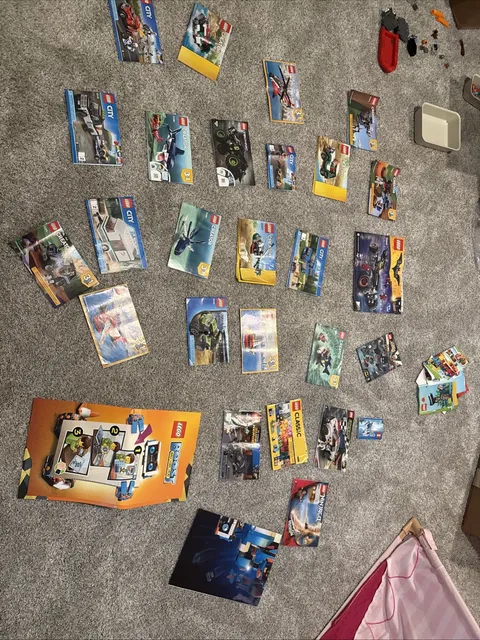 25+ Lego instruction Manuals lot With super heroes And Batman
