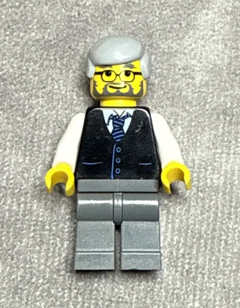 LEGO City Passenger Plane Pilot Minifigure AIR028 Authentic 7893