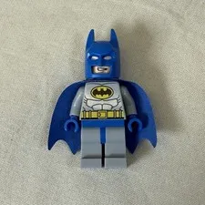 Lego DC Batman Blue Cape Minifigure Light Bluish Gray Suit Batman II sh0111