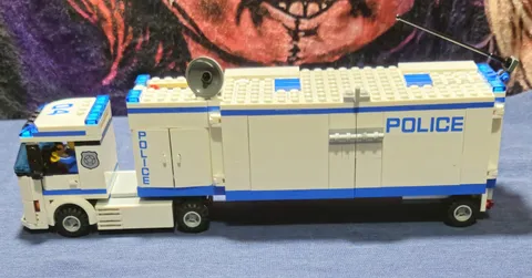 LEGO City: Mobile Police Unit (60044) 2014 - Retired 98% Complete Build Only