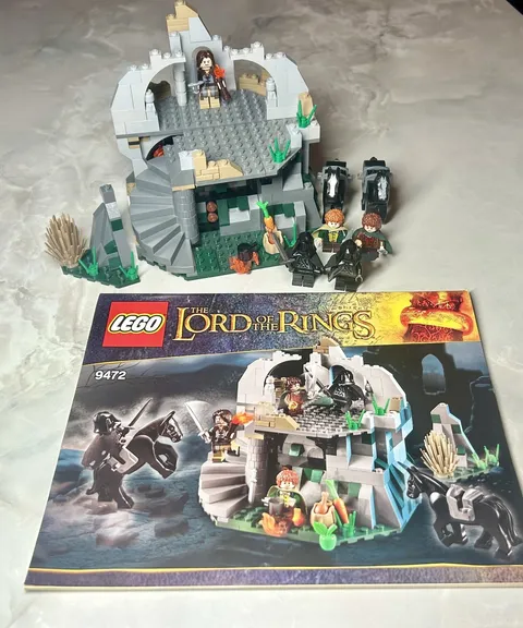LEGO The Lord of the Rings: Attack on Weathertop (9472) w/ manual (Read Desc.)