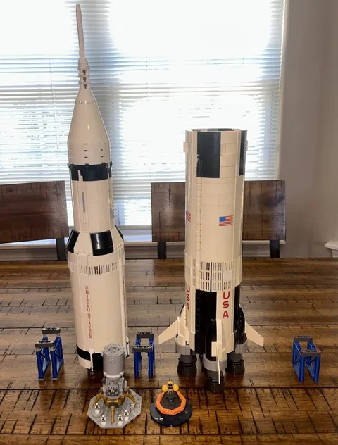 LEGO IDEAS #21309 NASA Apollo Saturn V (2017) 99.99% Complete | Yellowing *READ*