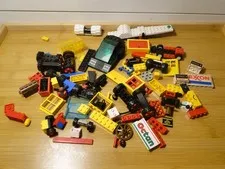 Lego Vintage Spacemen Mini Figure Printed Spaceship Windows Car Base Wheels