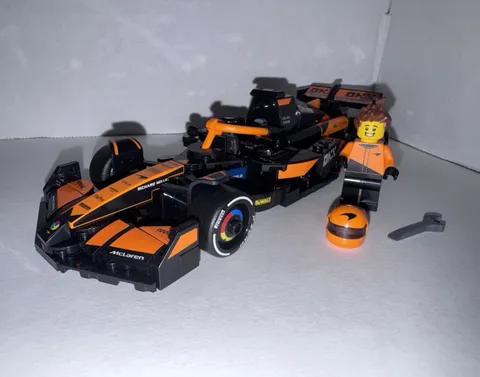 LEGO Speed Champions McLaren MCL38 Race Car 77251 w/ Driver Manual