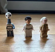 LEGO 3 minifigures Star Wars lot  two from the republic base