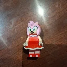 lego sonic the hedgehog amy rose minifigure