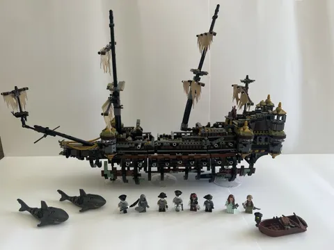 LEGO Pirates of the Caribbean: Silent Mary (71042) Retired - SEE DESCRIPTION