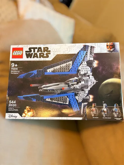 LEGO Star Wars 75316 Mandalorian Starfighter 544pcs Brick Separator Included