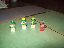 LEGO SPACE UNITRON # 6991 MONORAIL TRANSPORT BASE  FOUR MINIFIGURES