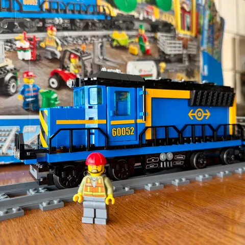 Lego City Cargo Train 60052 Near Complete Set with Box and Instructions