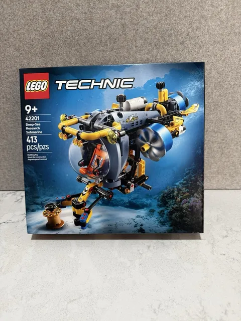 LEGO TECHNIC: Deep-Sea Research Submarine (42201) Brand New